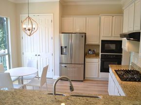 612 Twelve Oaks LN, Austin TX 78704