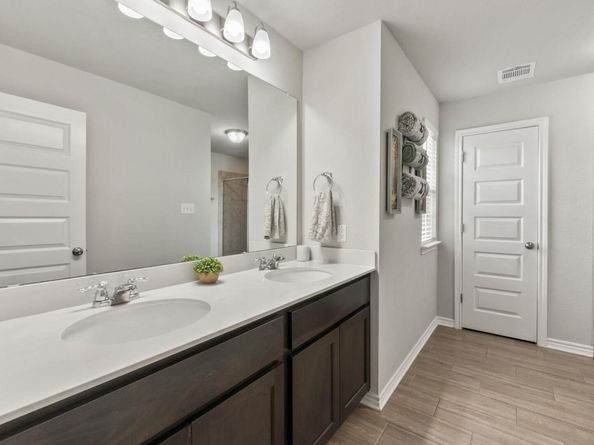 232 Syrah CT, Leander TX 78641