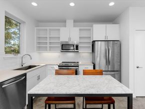 1204 Woodland Ave B, Austin TX 78704