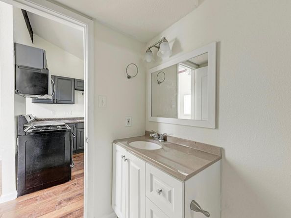 1010 W 23rd ST 2, Austin TX 78705