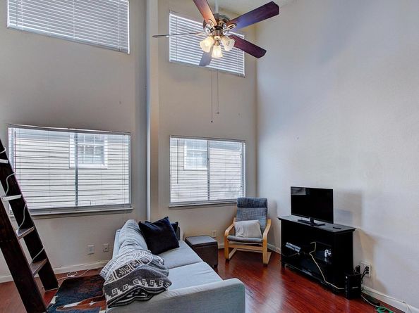 1010 W 23rd ST 2, Austin TX 78705