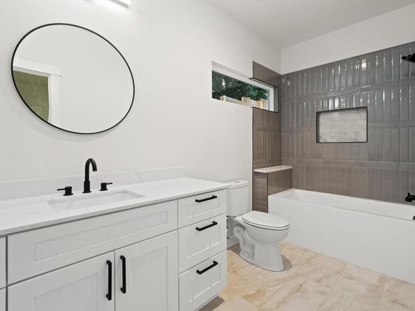 2309 Montopolis DR 9, Austin TX 78741