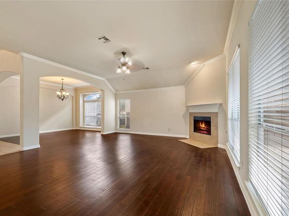 1102 Canyon Maple RD, Pflugerville TX 78660