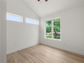 106 W Croslin ST 1, Austin TX 78752