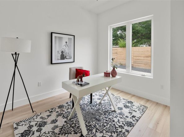106 W Croslin ST 1, Austin TX 78752