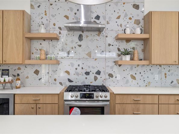 106 W Croslin ST 1, Austin TX 78752
