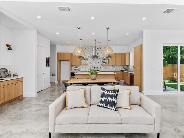 106 W Croslin ST 1, Austin TX 78752