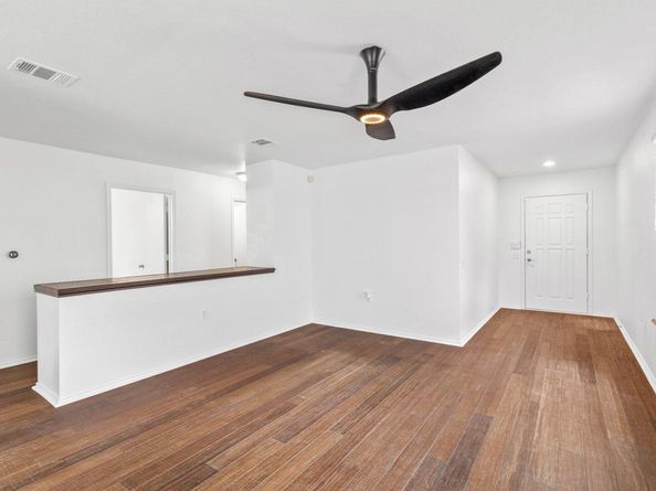 5608 Apple Orchard LN, Austin TX 78744