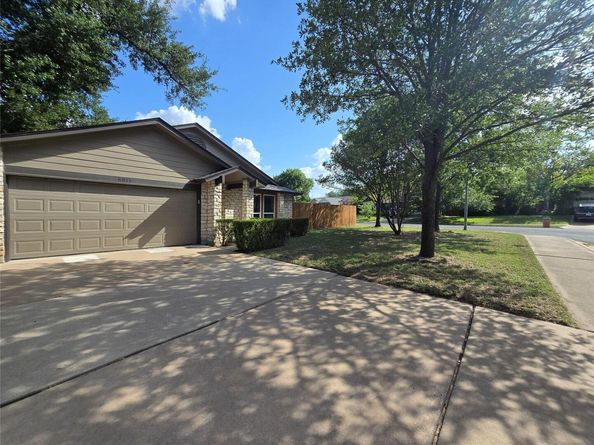 8815 Cainwood LN, Austin TX 78729