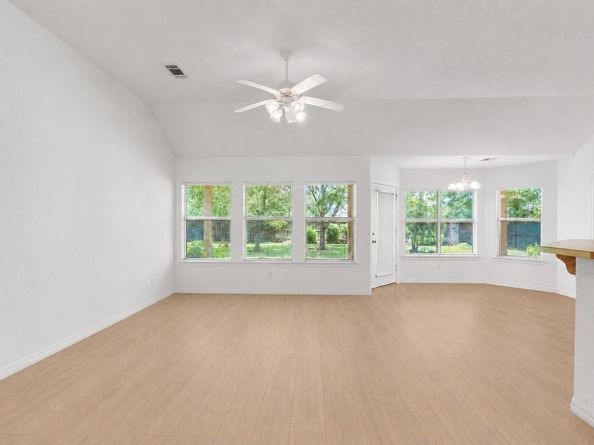 106 Stacey LN, Georgetown TX 78628