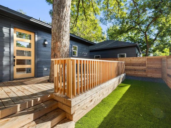 1209 Canterbury ST, Austin TX 78702