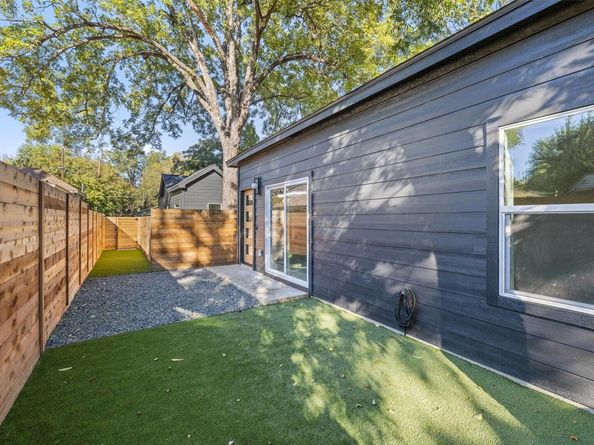 1209 Canterbury ST, Austin TX 78702