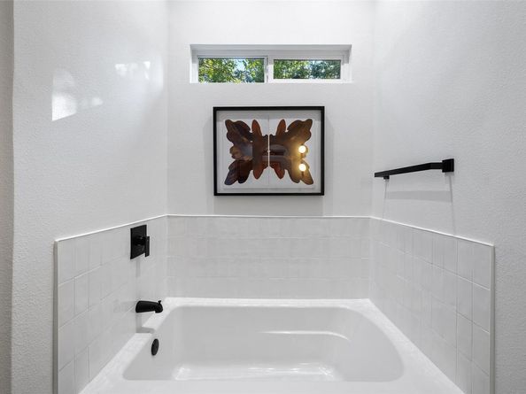 1209 Canterbury ST, Austin TX 78702