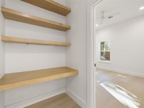 1209 Canterbury ST, Austin TX 78702