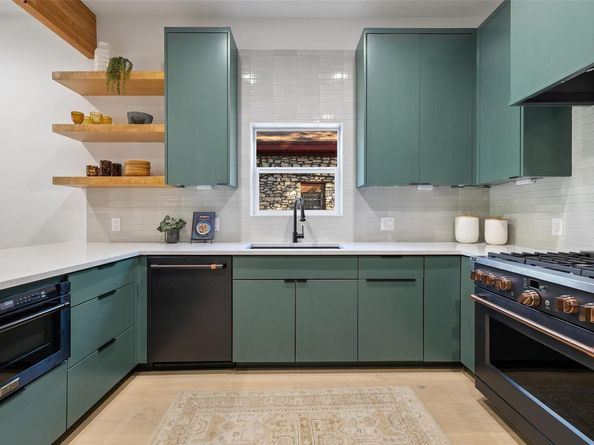 1209 Canterbury ST, Austin TX 78702