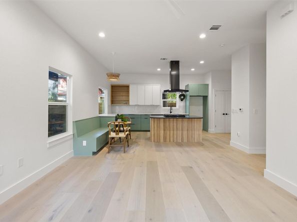 1209 Canterbury ST, Austin TX 78702