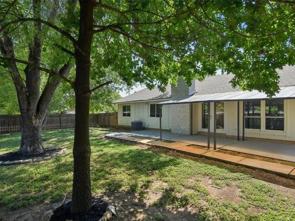 6214 Blarwood DR, Austin TX 78745