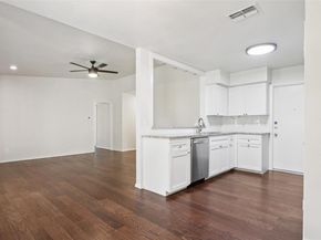 6214 Blarwood DR, Austin TX 78745