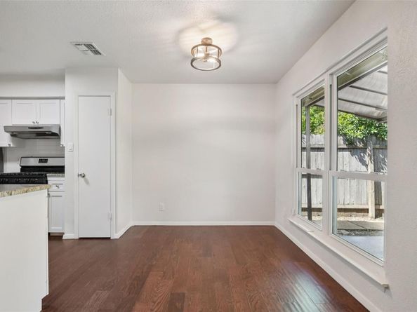 6214 Blarwood DR, Austin TX 78745