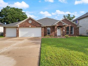 1509 Foster DR