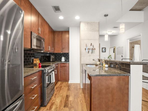360 Nueces ST 1306, Austin TX 78701