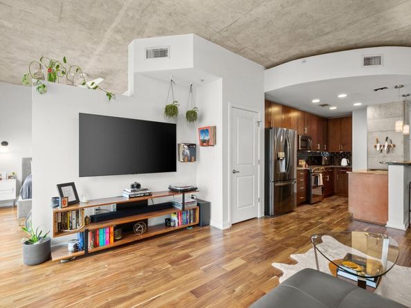 360 Nueces ST 1306, Austin TX 78701