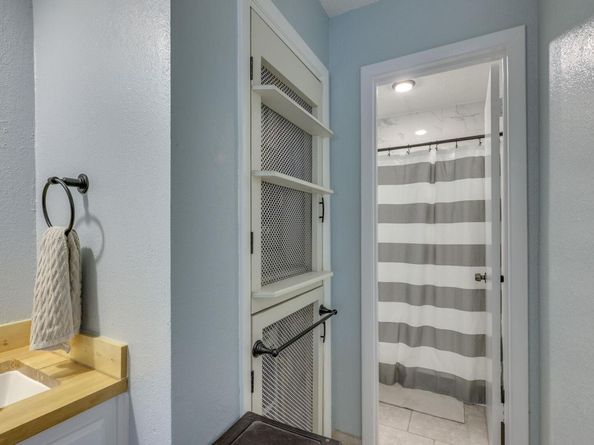 4307 1st ST S 101, Austin TX 78745