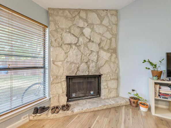 4307 1st ST S 101, Austin TX 78745