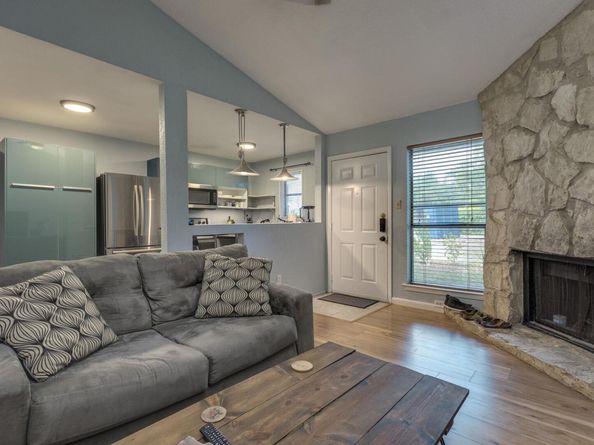 4307 1st ST S 101, Austin TX 78745