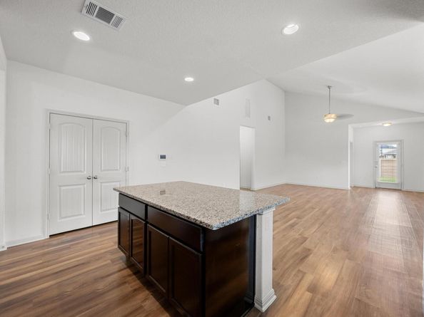 356 Shiner LN, Georgetown TX 78626
