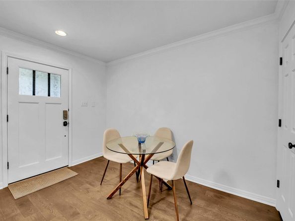 1500 East Side DR 219 A, Austin TX 78704