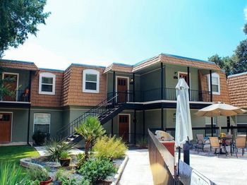 1500 East Side DR