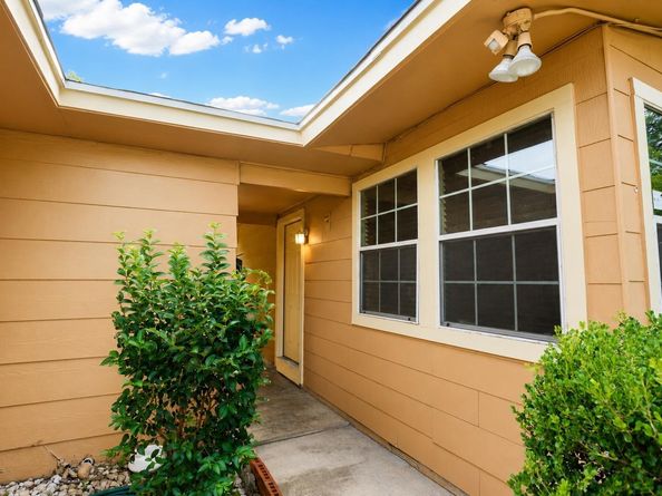 1508 S Walnut ST, Georgetown TX 78626