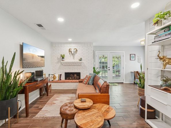 1213 S Trace DR, Austin TX 78745