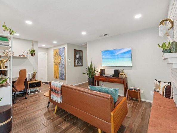 1213 S Trace DR, Austin TX 78745
