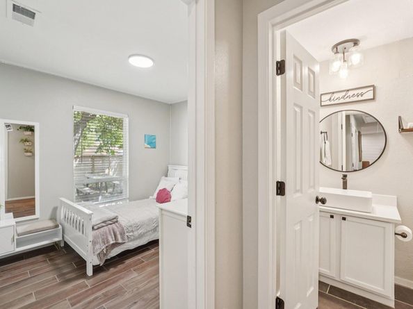 1213 S Trace DR, Austin TX 78745