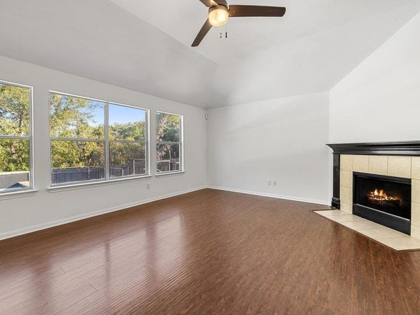 305 Plumbago DR, Pflugerville TX 78660
