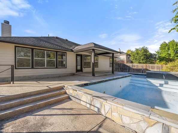 305 Plumbago DR, Pflugerville TX 78660