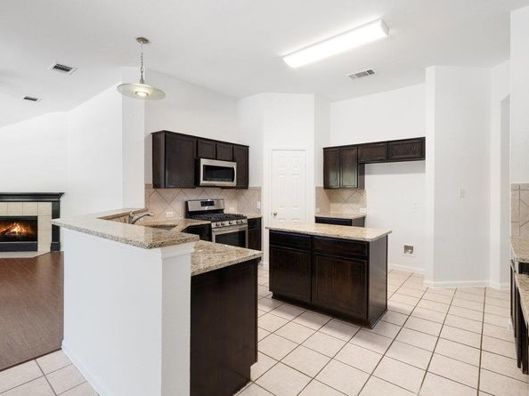 305 Plumbago DR, Pflugerville TX 78660