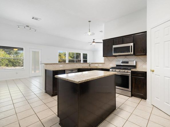305 Plumbago DR, Pflugerville TX 78660
