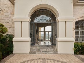 6505 W Courtyard DR, Austin TX 78730