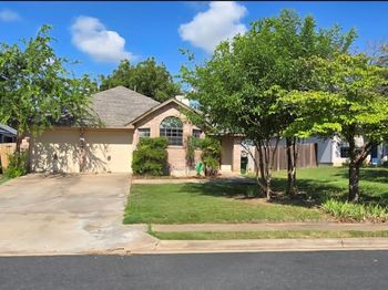 2100 Buckeye LN