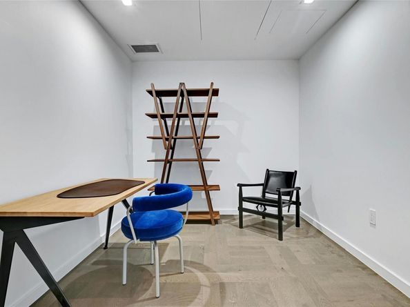 313 W 17th ST 2406, Austin TX 78701
