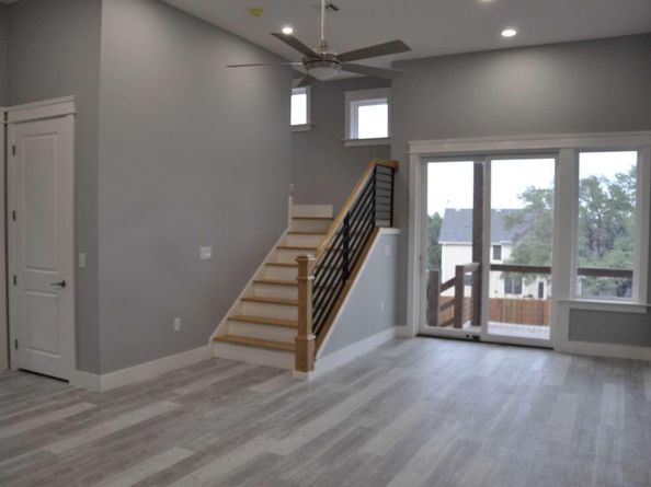 22108-2 Moulin DR, Briarcliff TX 78669