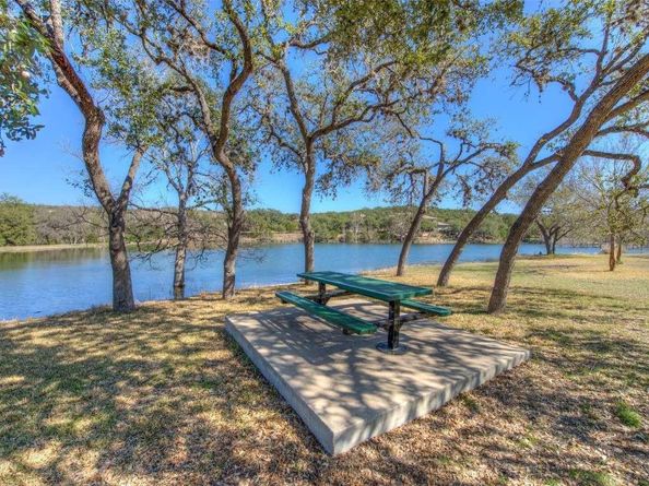 22108-2 Moulin DR, Briarcliff TX 78669