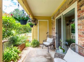 1601 Faro DR 1303, Austin TX 78741