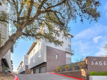 1702 S Lamar BLVD