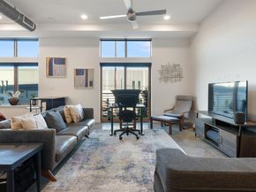 2124 E 6th ST 212, Austin TX 78702