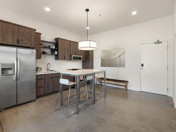 2124 E 6th ST 212, Austin TX 78702