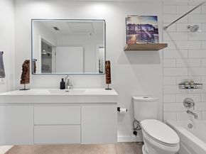 2124 E 6th ST 212, Austin TX 78702